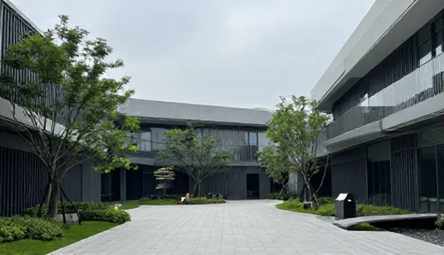 如何在多行业选择高级信息查询服务?